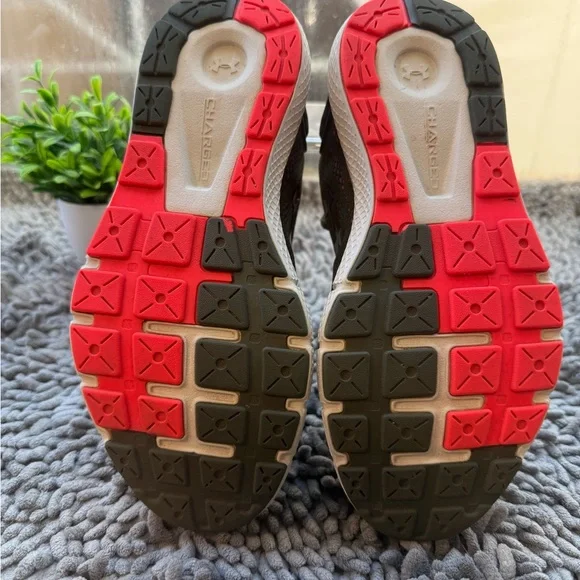 Under Armour UA Boys Size 3.5 Charged Rogue Dark Green Sneakers Athletic Shoes - Picture 7 of 8